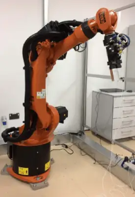 Teaser: A Beautiful Ross Lovegrove Design for a Flexing Robot Arm