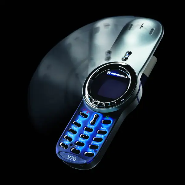 Motorola V70