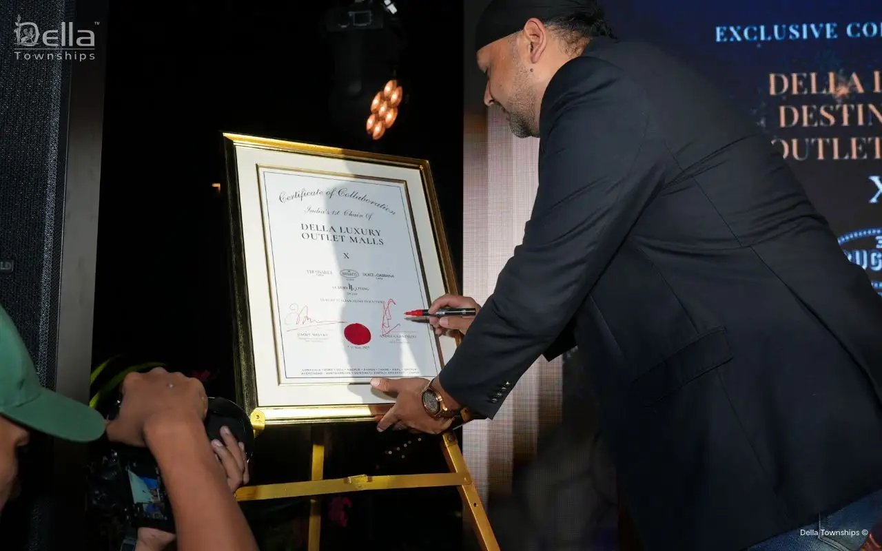 Brand collaboration certificate between Della Townships Design District and Bucatti Home Italy at launch event