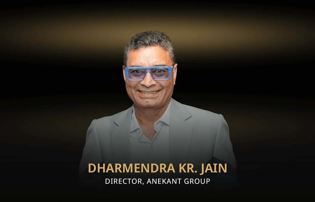 Dharmendra Kumar Jain sharing his testimonial at Della Racecourse Raipur launch event by Della Townships