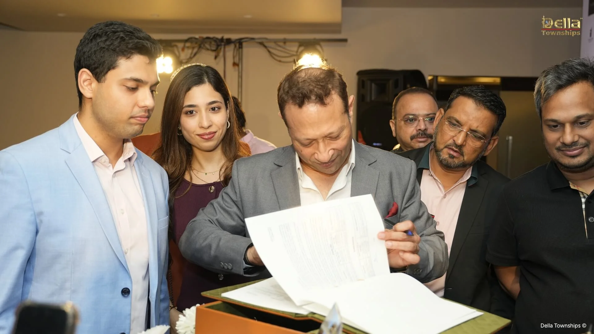 High-profile gathering at Della Racecourse Raipur by Della Townships