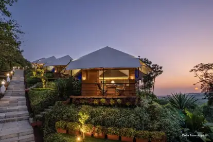 Camp Della Resort