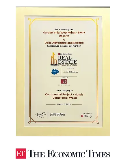ET Real Estate Conclave Award 2025 received by Della Townships